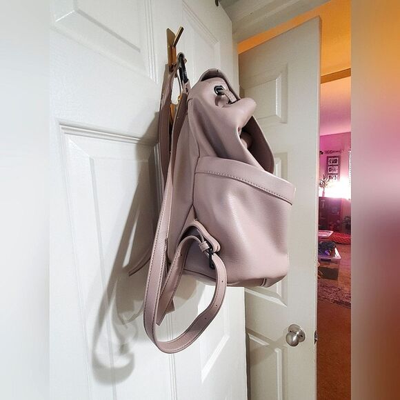 Elizabeth & James Tan Beige Slouchy Bucket Vegan Leather Drawstring Backpack EUC